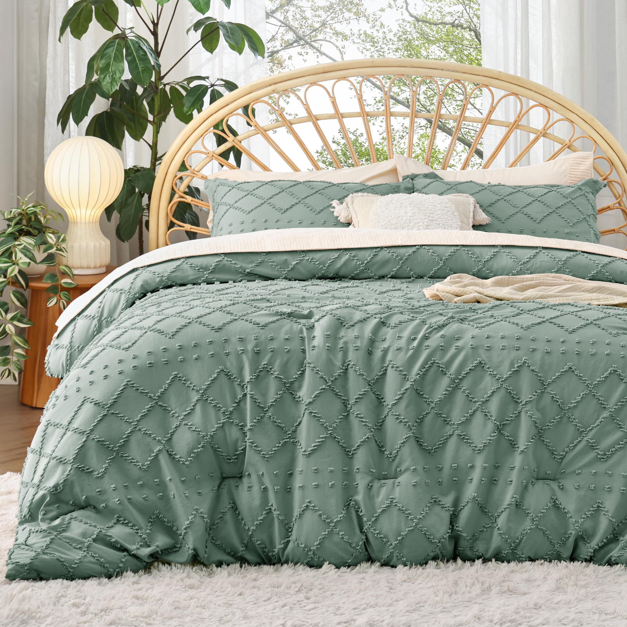 Bedsure Queen Comforter Set - White Comforter, Boho Tufted Shabby Chic Bedding Comforter Set, 3 Pieces Vintage Farmhouse Bed Set for All Seasons, Fluffy Soft Bedding Set with 2 Pillow Shams
